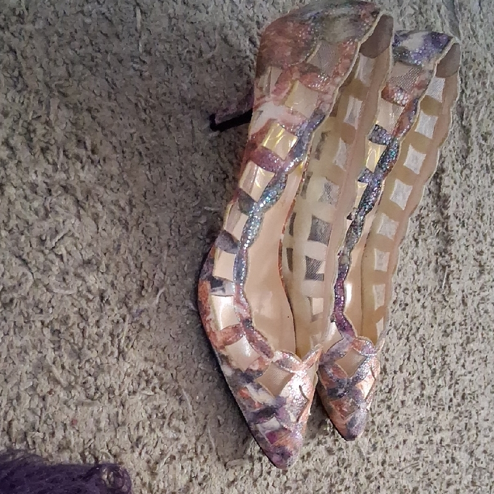 Pastel Colored Multi Colored Heel. Size 7.5 but they run LARGE